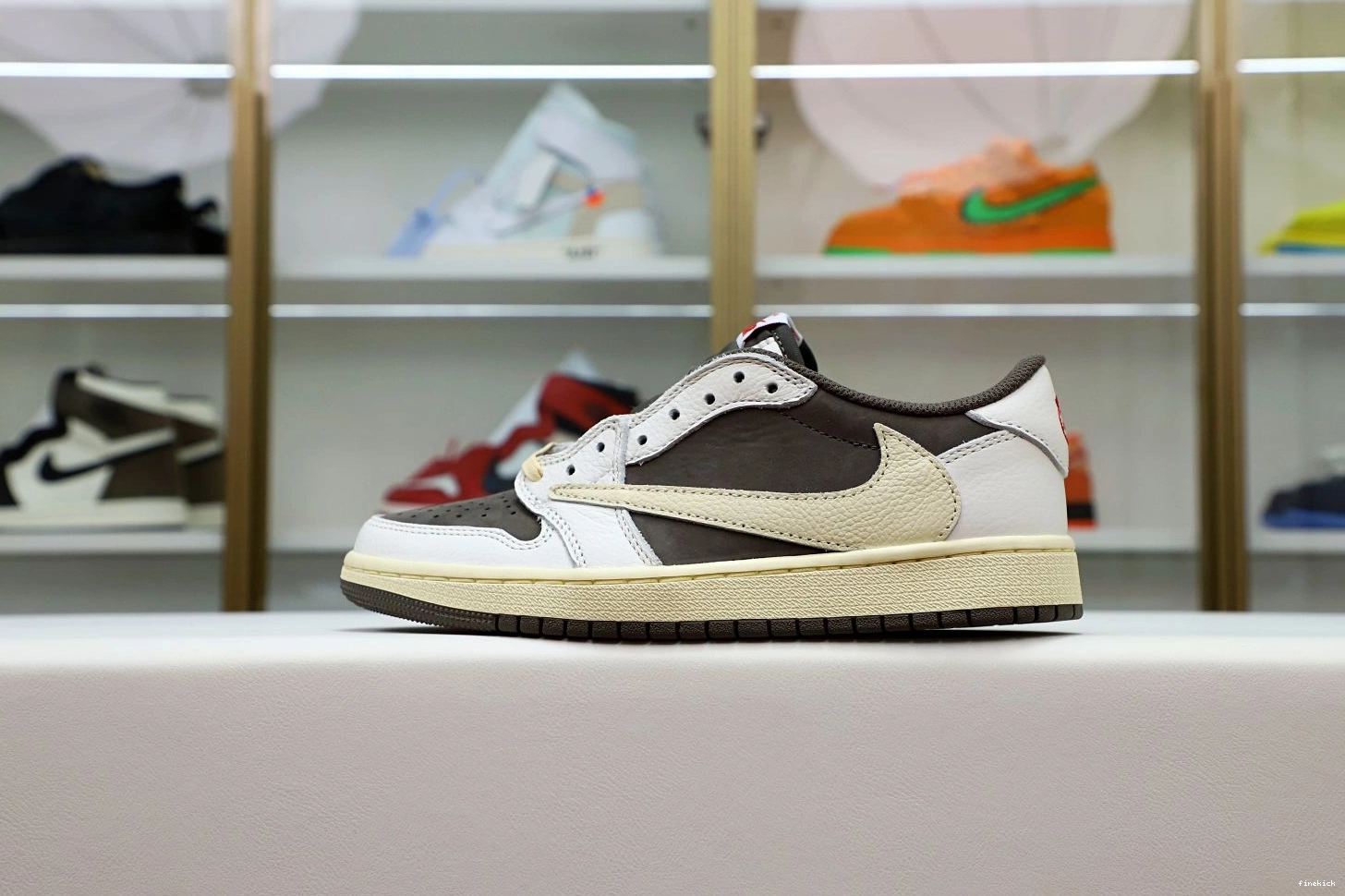 X TRAVIS 1 JORDAN OG AIR SCOTT REVERSE LOW MOCHA 1124